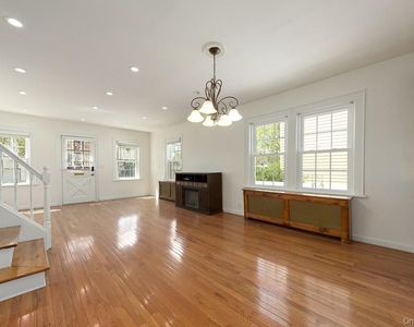 353 W Jamaica Avenue - Photo Thumbnail 1