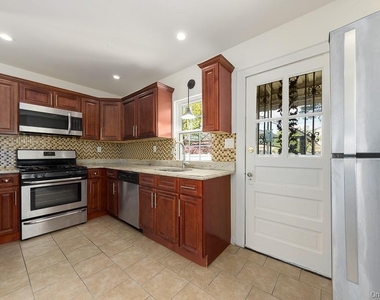 353 W Jamaica Avenue - Photo Thumbnail 2