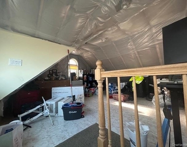 40 South Bayles Avenue - Photo Thumbnail 1