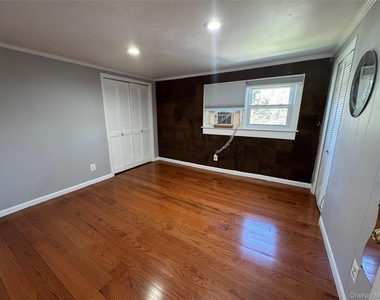 486 Silver Street - Photo Thumbnail 4