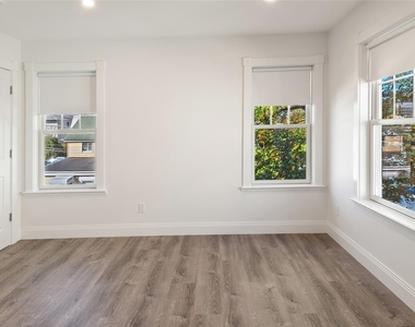 33 Devoe Street - Photo Thumbnail 9