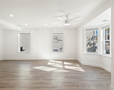 33 Devoe Street - Photo Thumbnail 5