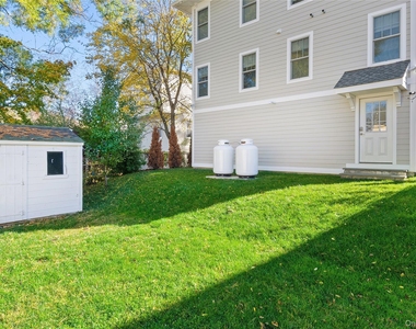 33 Devoe Street - Photo Thumbnail 1