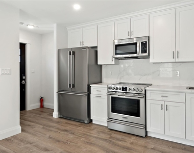 33 Devoe Street - Photo Thumbnail 2