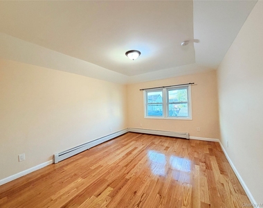 239-13 86th Avenue - Photo Thumbnail 17