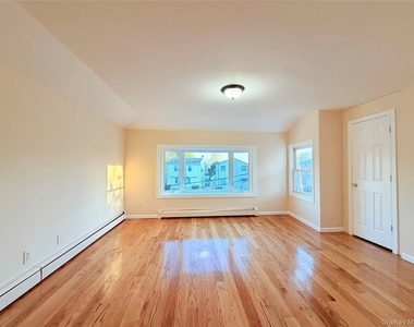 239-13 86th Avenue - Photo Thumbnail 2