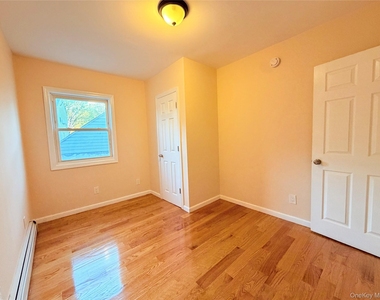 239-13 86th Avenue - Photo Thumbnail 14