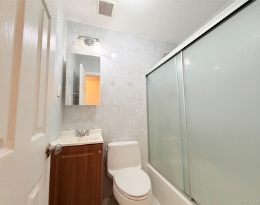 239-13 86th Avenue - Photo Thumbnail 8