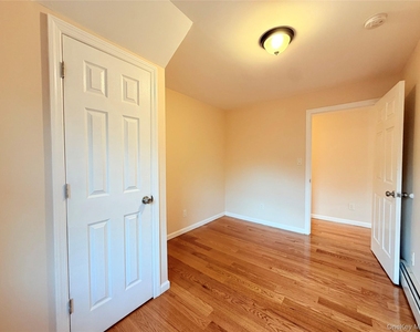 239-13 86th Avenue - Photo Thumbnail 16