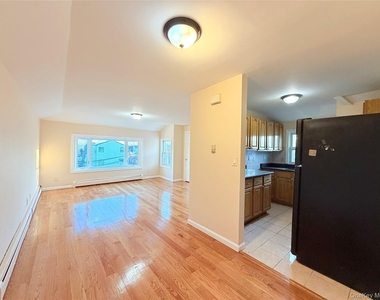 239-13 86th Avenue - Photo Thumbnail 5