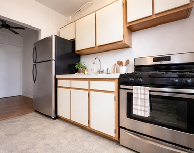 10 Franklin Avenue - Photo Thumbnail 3