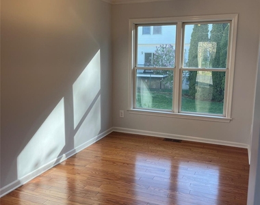 8 Marion Avenue - Photo Thumbnail 7