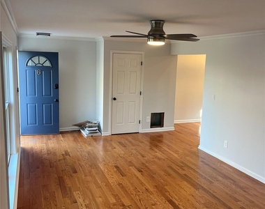 8 Marion Avenue - Photo Thumbnail 12