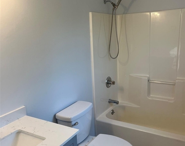 8 Marion Avenue - Photo Thumbnail 13