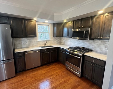 8 Marion Avenue - Photo Thumbnail 10