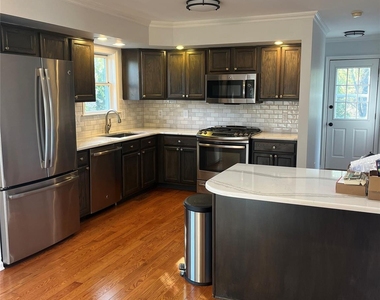 8 Marion Avenue - Photo Thumbnail 8