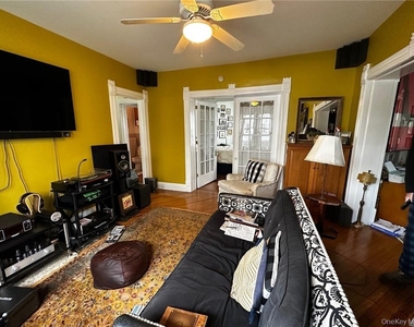 216 Union Avenue - Photo Thumbnail 2