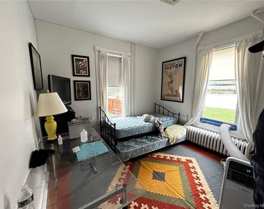 216 Union Avenue - Photo Thumbnail 1