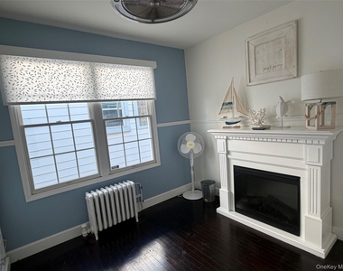 326 E Walnut Street - Photo Thumbnail 10