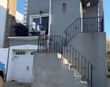 326 E Walnut Street - Photo Thumbnail 14