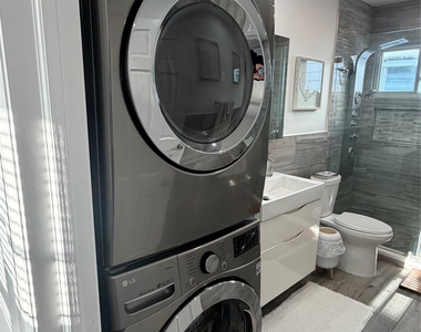 326 E Walnut Street - Photo Thumbnail 7