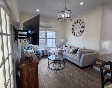 326 E Walnut Street - Photo Thumbnail 1