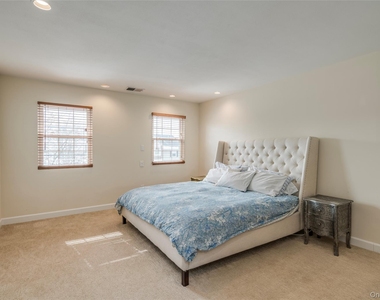 100 Woodlake Drive W - Photo Thumbnail 12