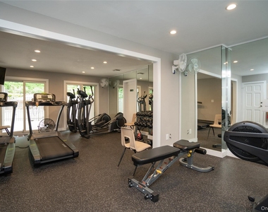 100 Woodlake Drive W - Photo Thumbnail 26