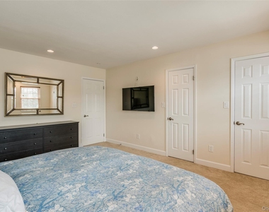 100 Woodlake Drive W - Photo Thumbnail 13