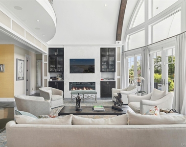61 A South Bay Avenue - Photo Thumbnail 15