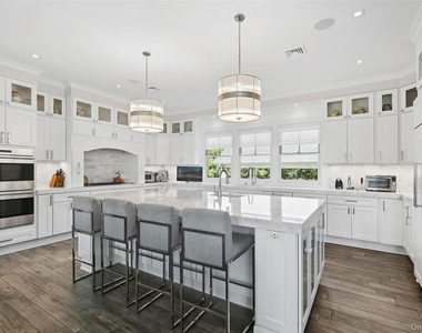 61 A South Bay Avenue - Photo Thumbnail 9