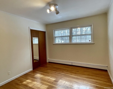 4 Briggs Lane - Photo Thumbnail 12