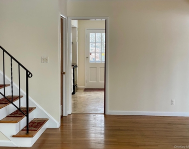 4 Briggs Lane - Photo Thumbnail 13