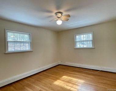 4 Briggs Lane - Photo Thumbnail 9