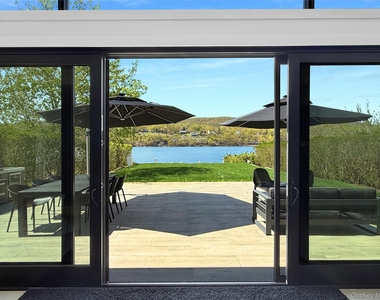 12 Hudson River Lane - Photo Thumbnail 17