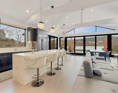 12 Hudson River Lane - Photo Thumbnail 2