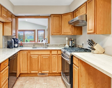 120 Promenade Drive - Photo Thumbnail 5