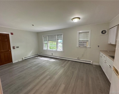 11 Chase Avenue - Photo Thumbnail 2