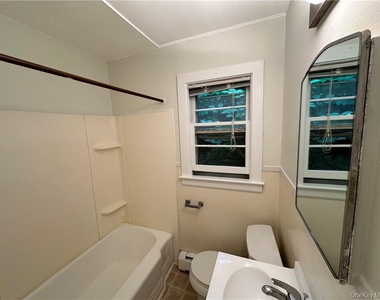 11 Chase Avenue - Photo Thumbnail 5
