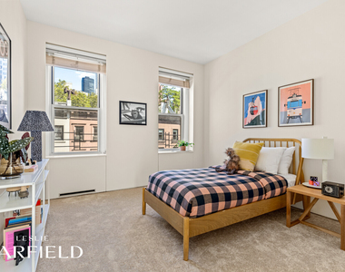 240 E 61st Street - Photo Thumbnail 14