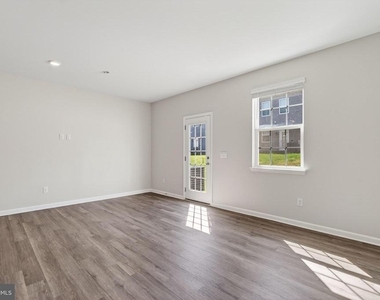 183 Caterpillar Drive - Photo Thumbnail 13