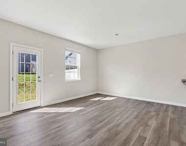 183 Caterpillar Drive - Photo Thumbnail 12
