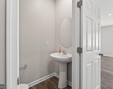 183 Caterpillar Drive - Photo Thumbnail 15
