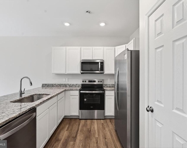 183 Caterpillar Drive - Photo Thumbnail 9