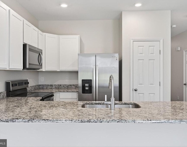 183 Caterpillar Drive - Photo Thumbnail 7