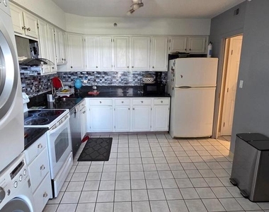 3709 S George Mason Drive - Photo Thumbnail 5