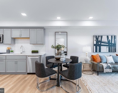 701 N Henry Street - Photo Thumbnail 16