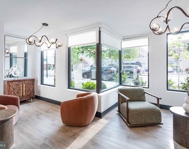 701 N Henry Street - Photo Thumbnail 7