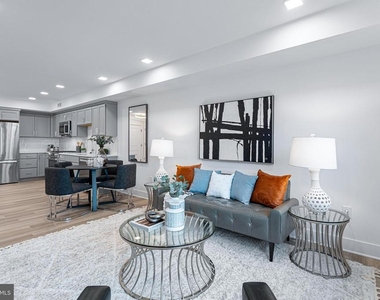 701 N Henry Street - Photo Thumbnail 17