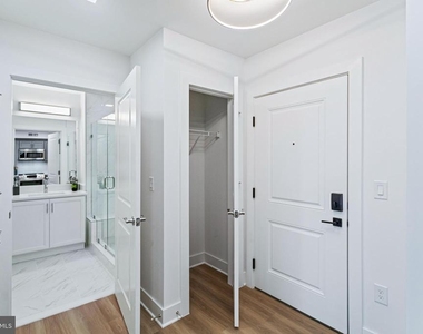 701 N Henry Street - Photo Thumbnail 10